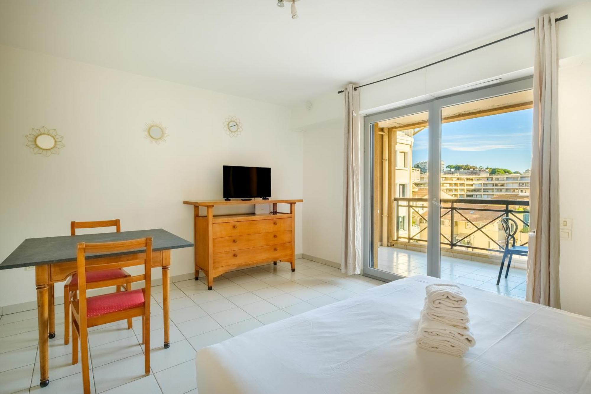 Residhotel Villa Maupassant Cannes Bagian luar foto