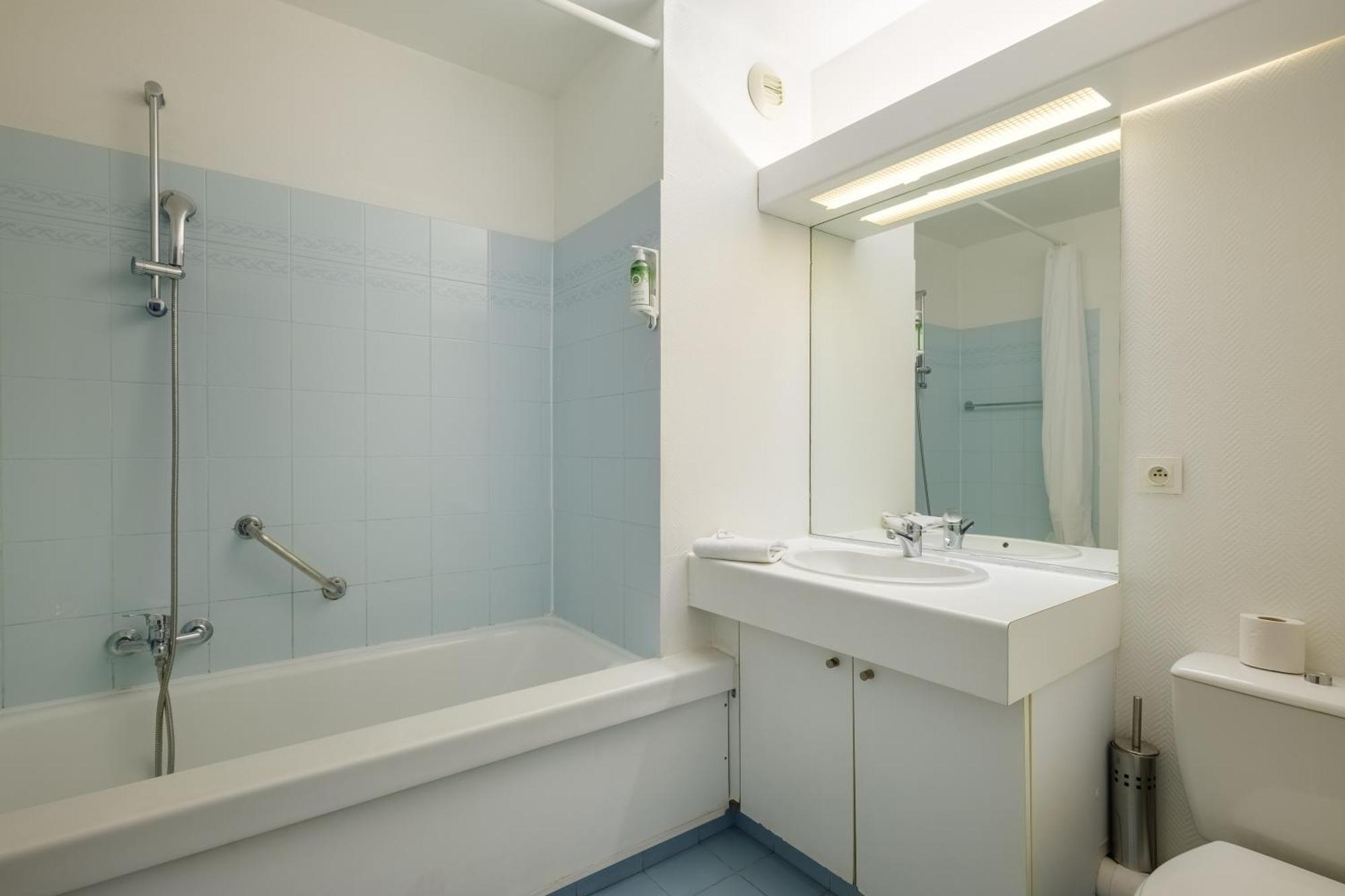 Residhotel Villa Maupassant Cannes Bagian luar foto