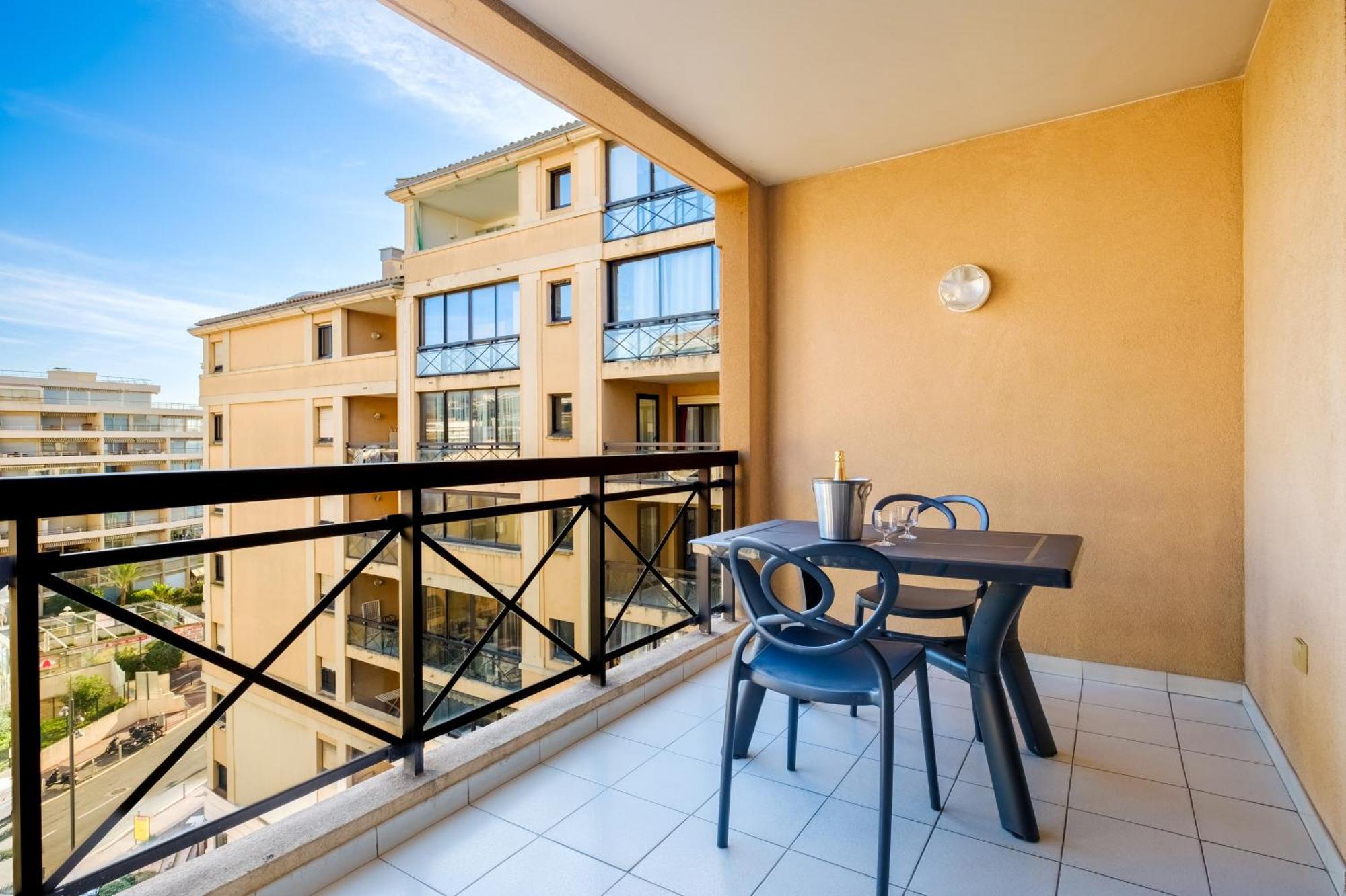 Residhotel Villa Maupassant Cannes Bagian luar foto