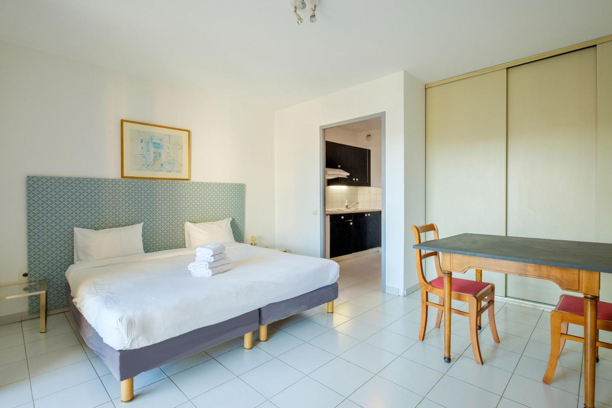 Residhotel Villa Maupassant Cannes Bagian luar foto