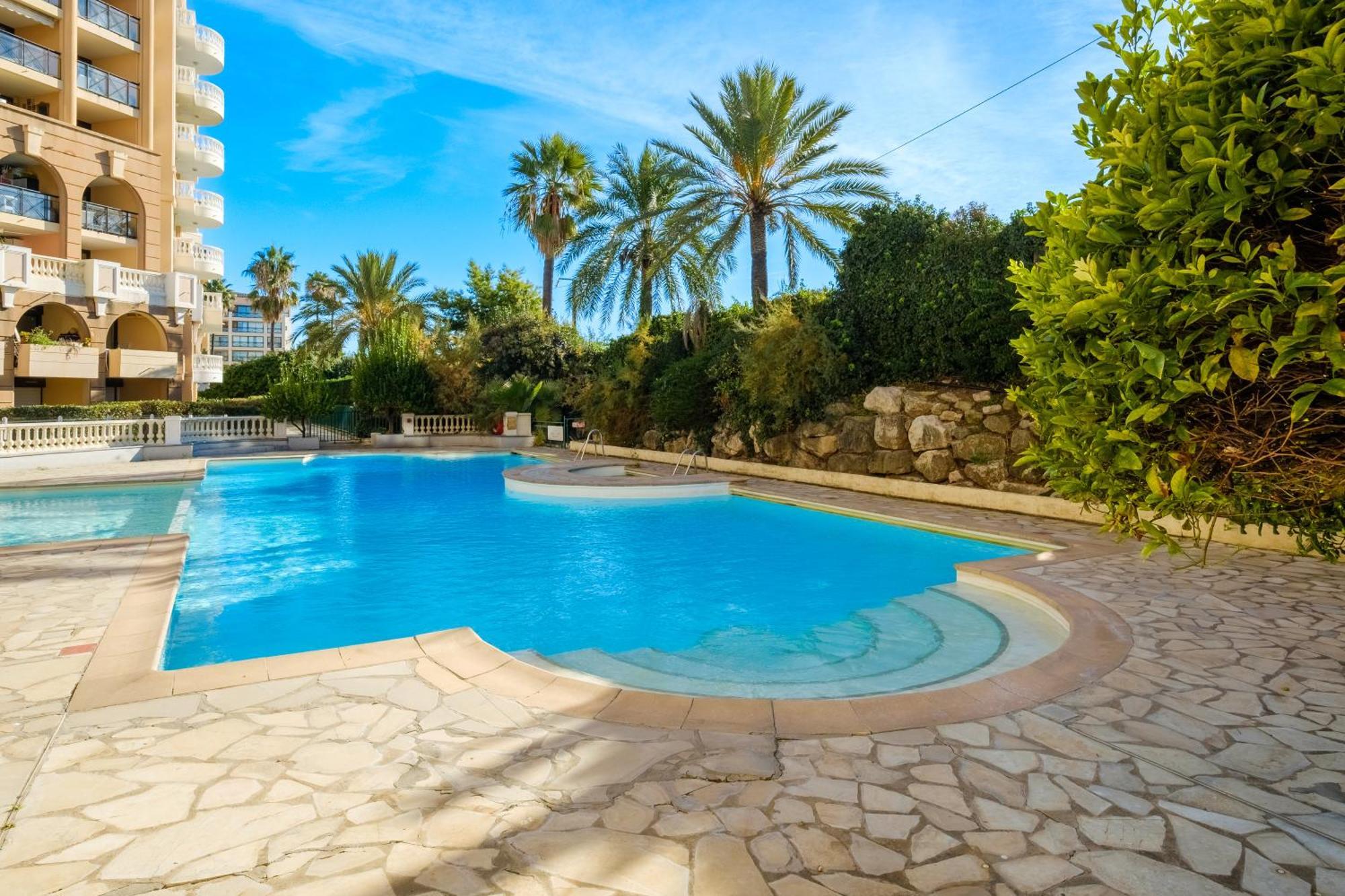 Residhotel Villa Maupassant Cannes Bagian luar foto