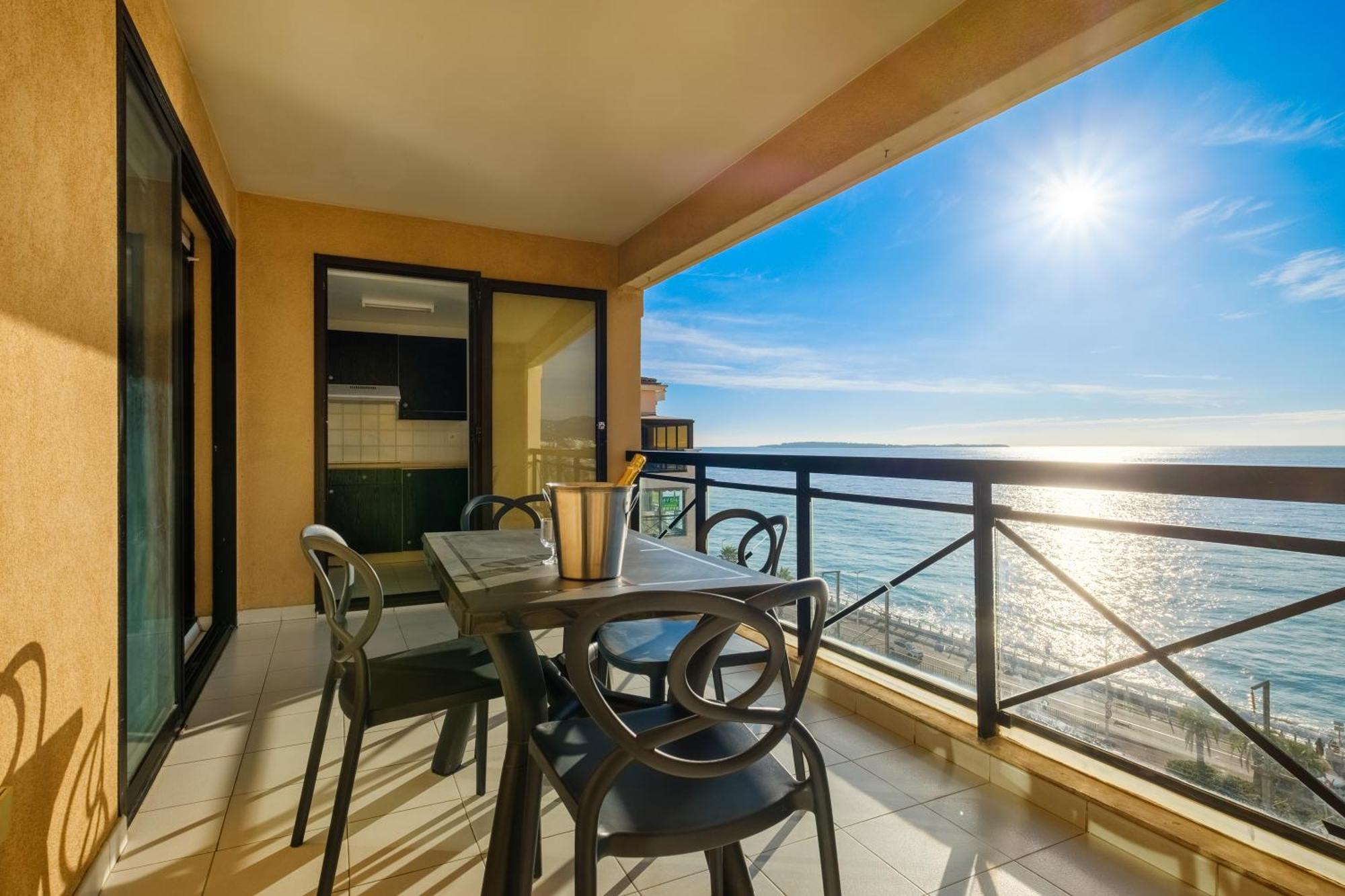 Residhotel Villa Maupassant Cannes Bagian luar foto