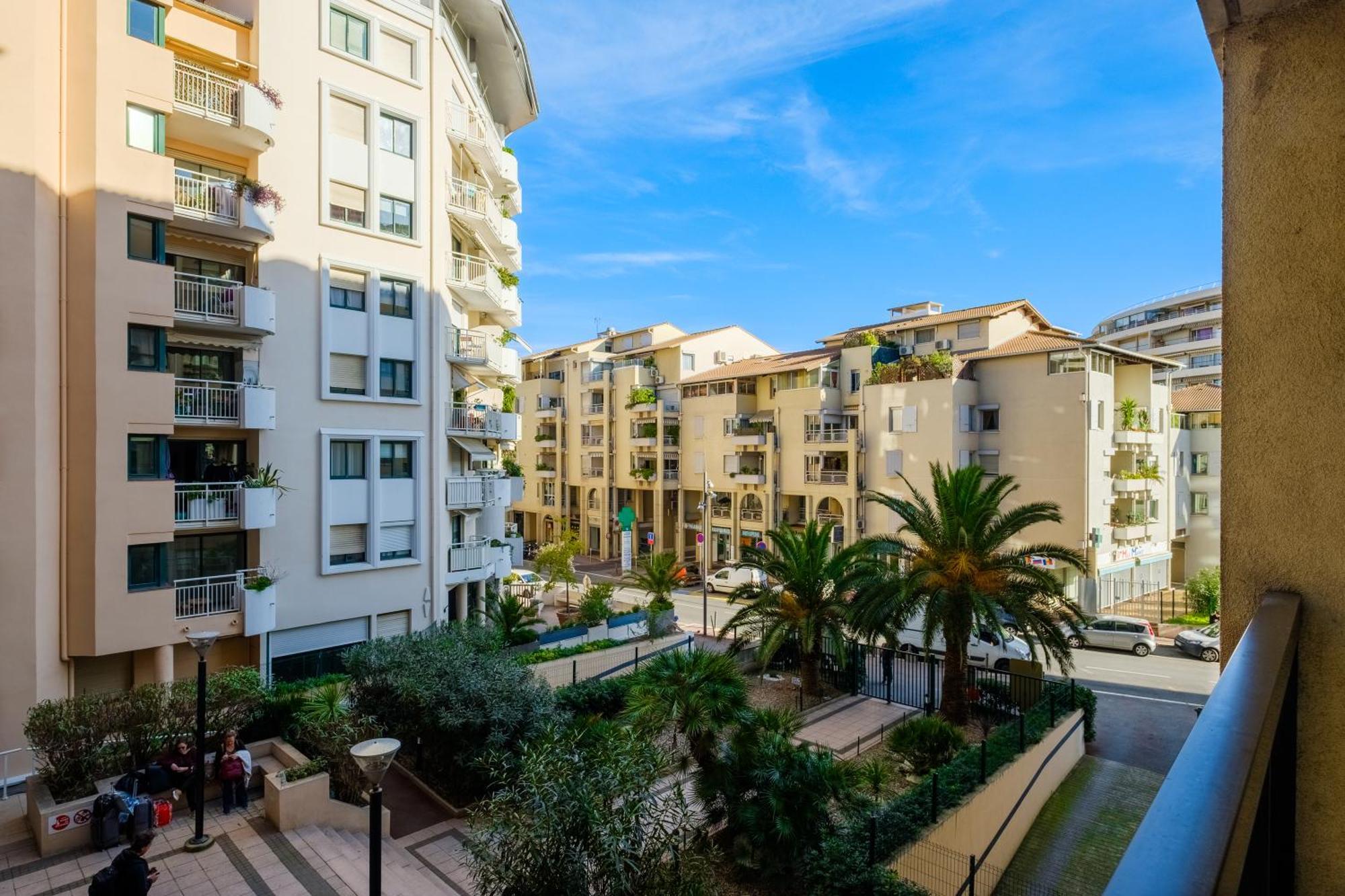 Residhotel Villa Maupassant Cannes Bagian luar foto