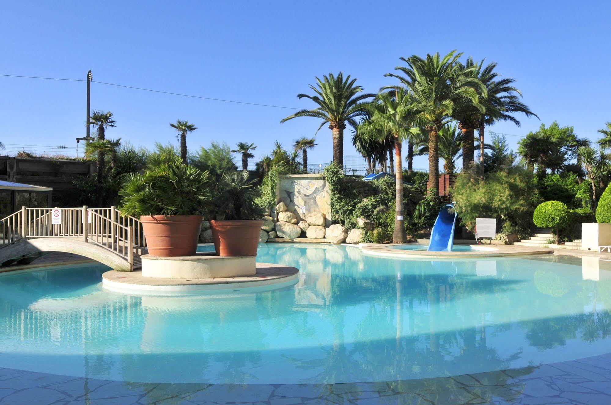 Residhotel Villa Maupassant Cannes Bagian luar foto